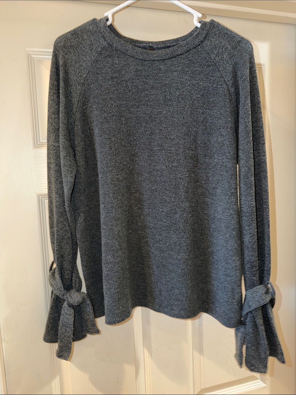 Cute Women’s Gray Knit Tie-Sleeve Top